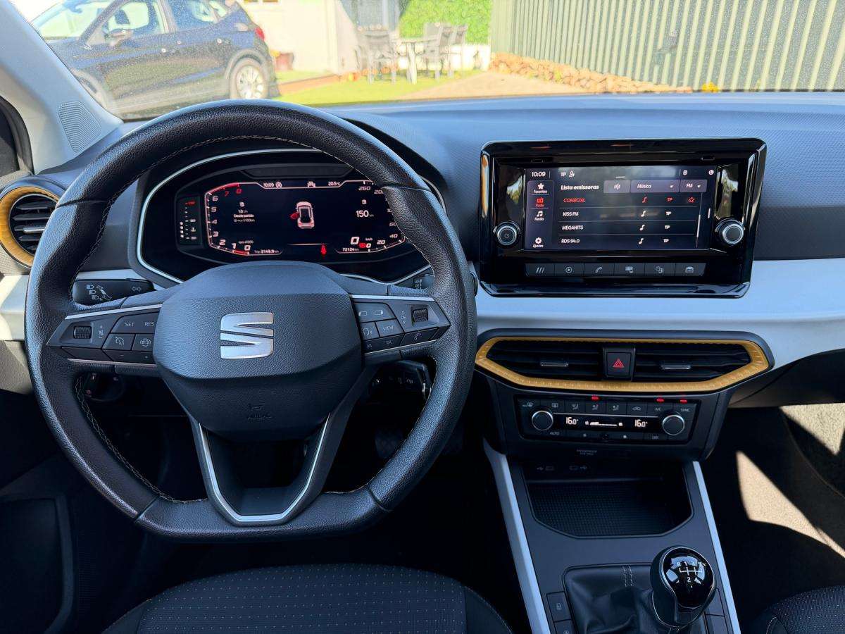 seat-arona-2023-gasolina-999cc