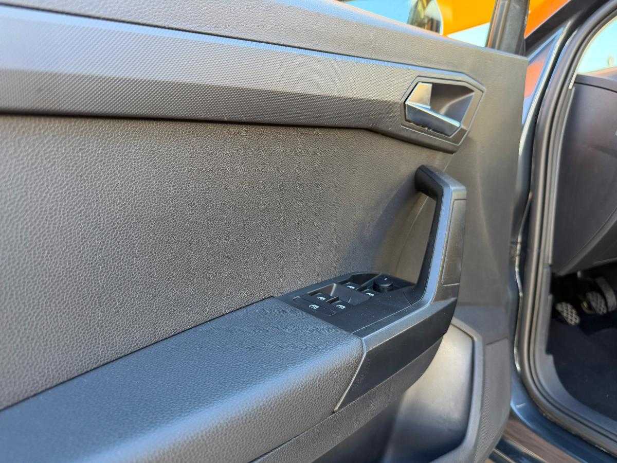 seat-arona-2023-gasolina-999cc