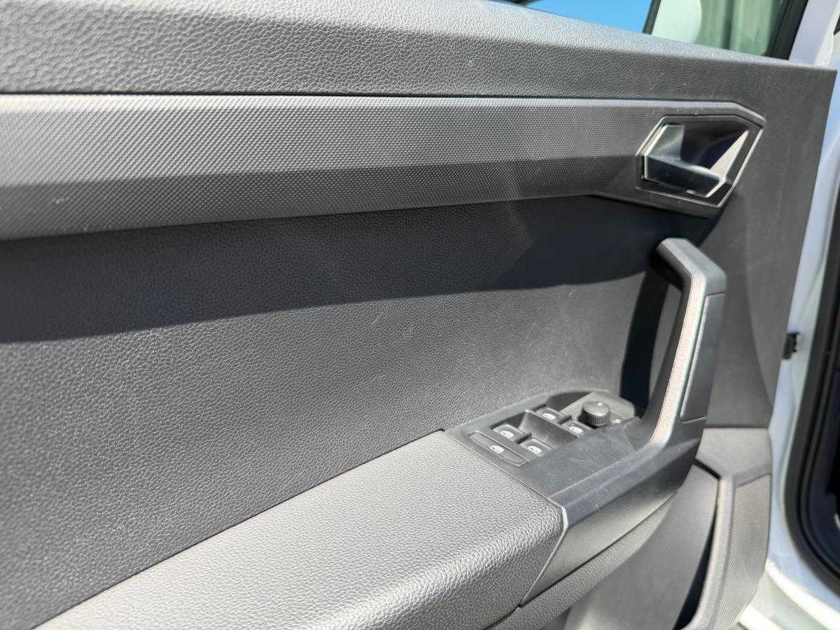 seat-arona-2023-gasolina-999cc