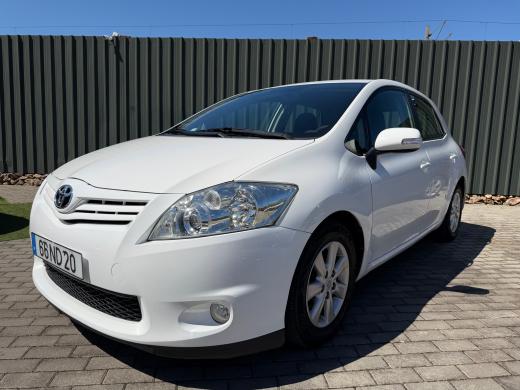 toyota-auris-2012-diesel-1364cc