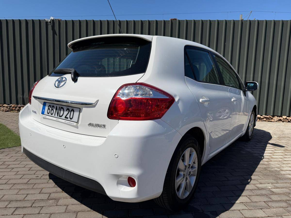toyota-auris-2012-diesel-1364cc