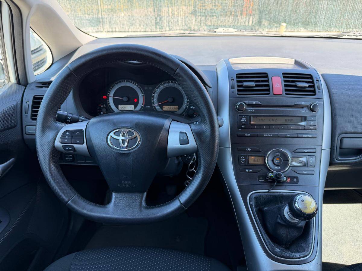 toyota-auris-2012-diesel-1364cc