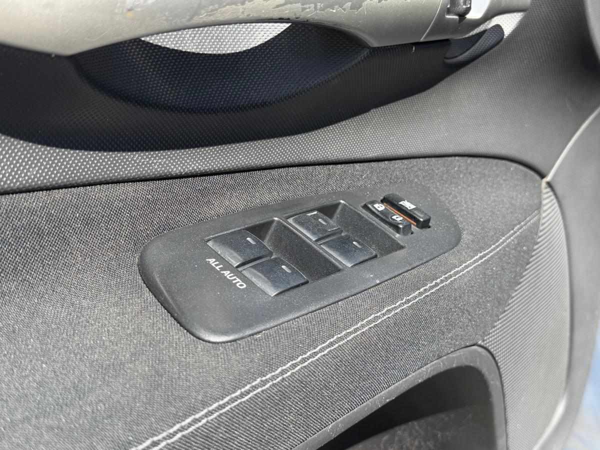 toyota-auris-2012-diesel-1364cc