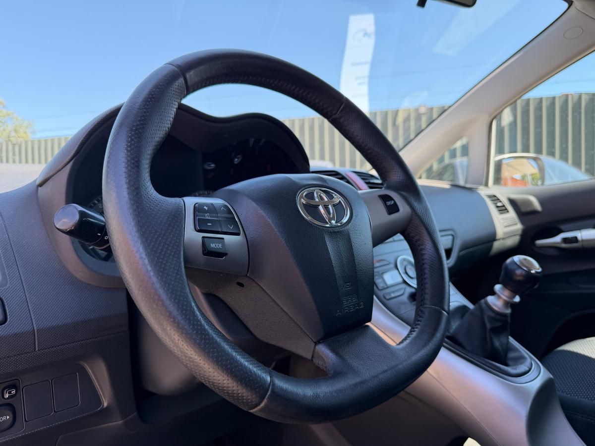 toyota-auris-2012-diesel-1364cc