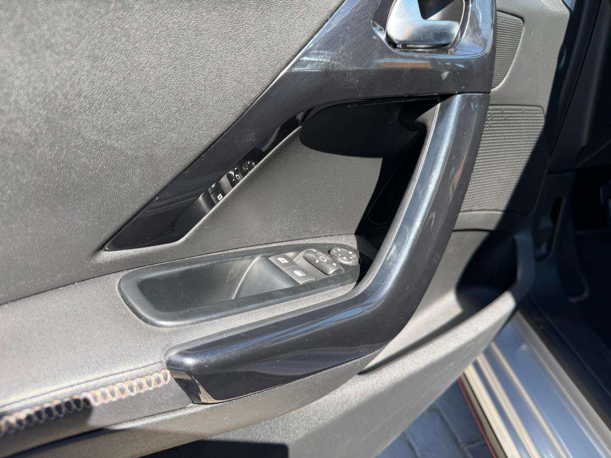 peugeot-208-2013-gasolina-1199cc