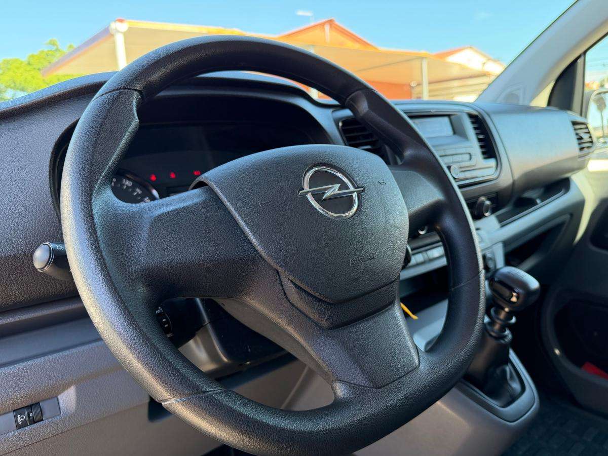 opel-vivaro-2021-diesel-1499cc