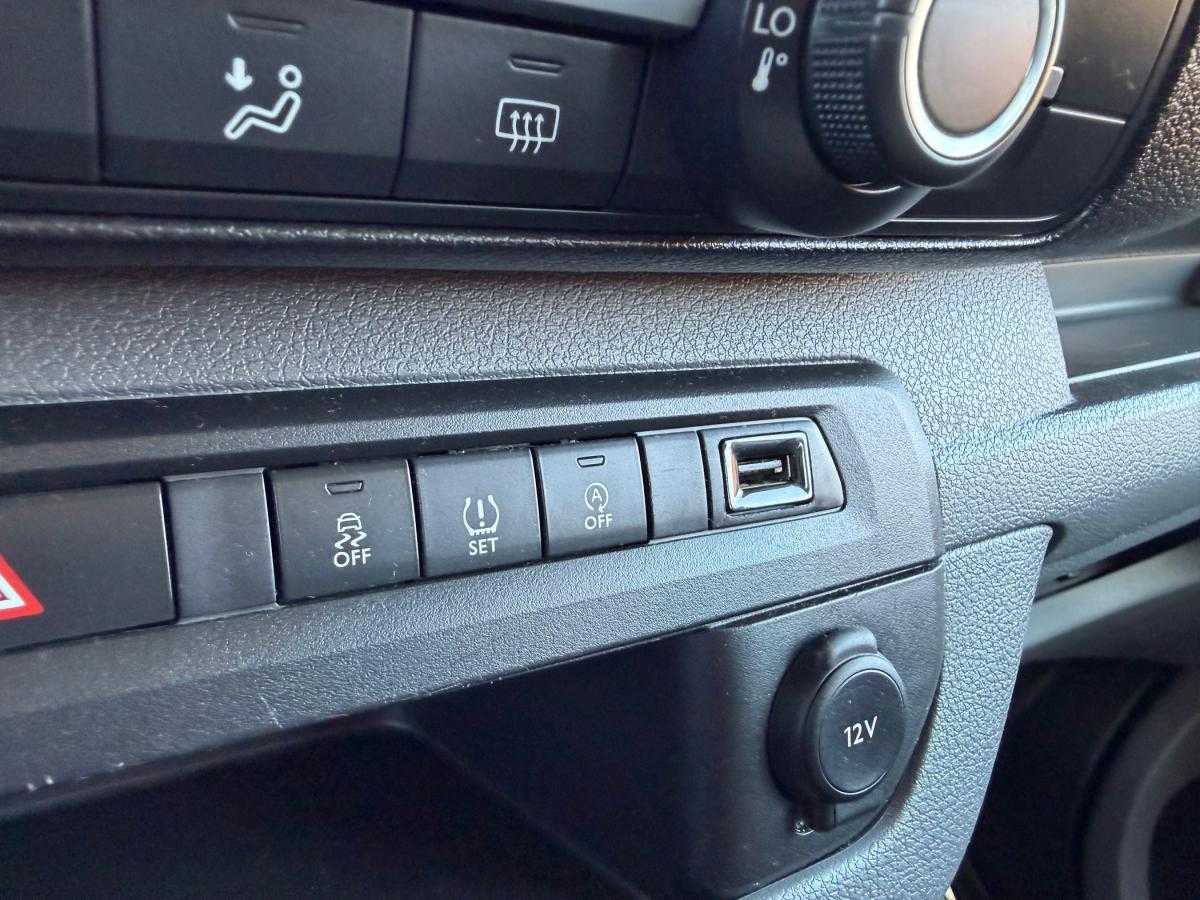 opel-vivaro-2021-diesel-1499cc