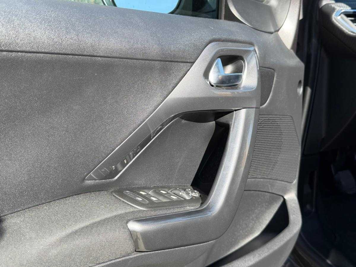 peugeot-2008-2017-gasolina-1199cc