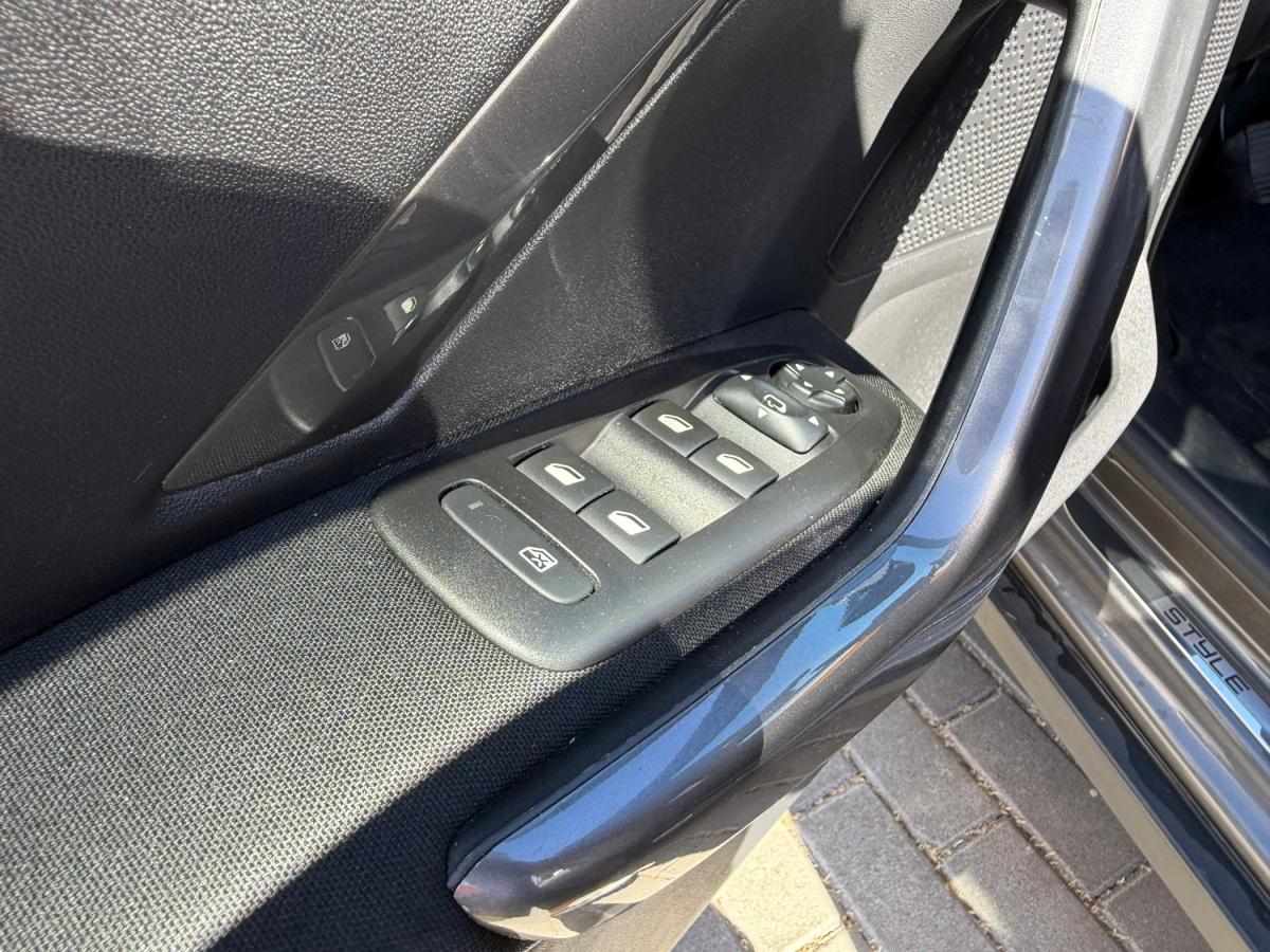 peugeot-2008-2017-gasolina-1199cc