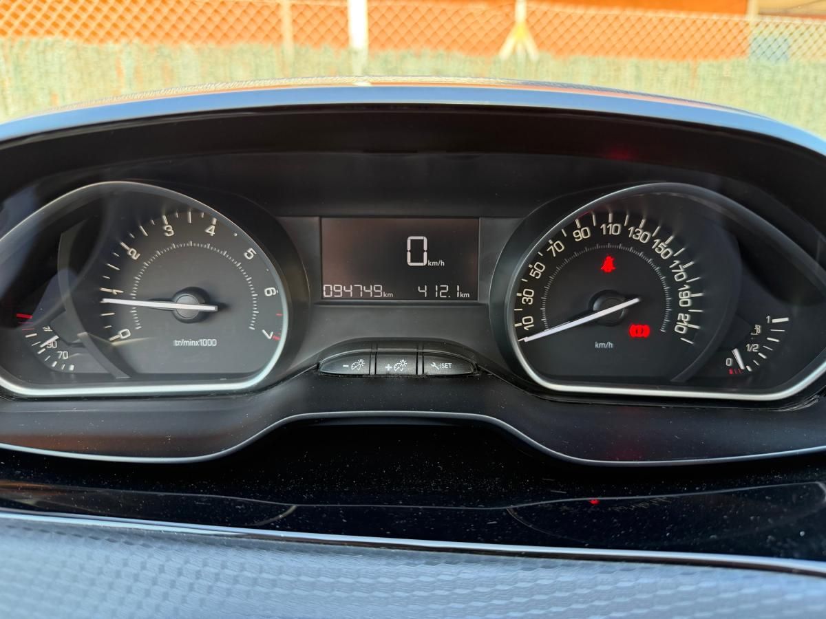 peugeot-2008-2017-gasolina-1199cc