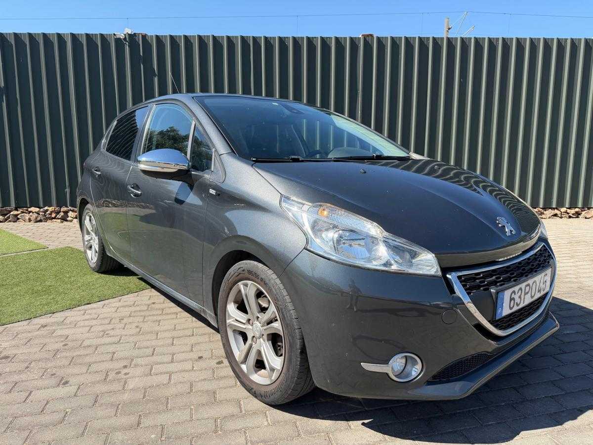 peugeot-208-2015-gasolina-1199cc