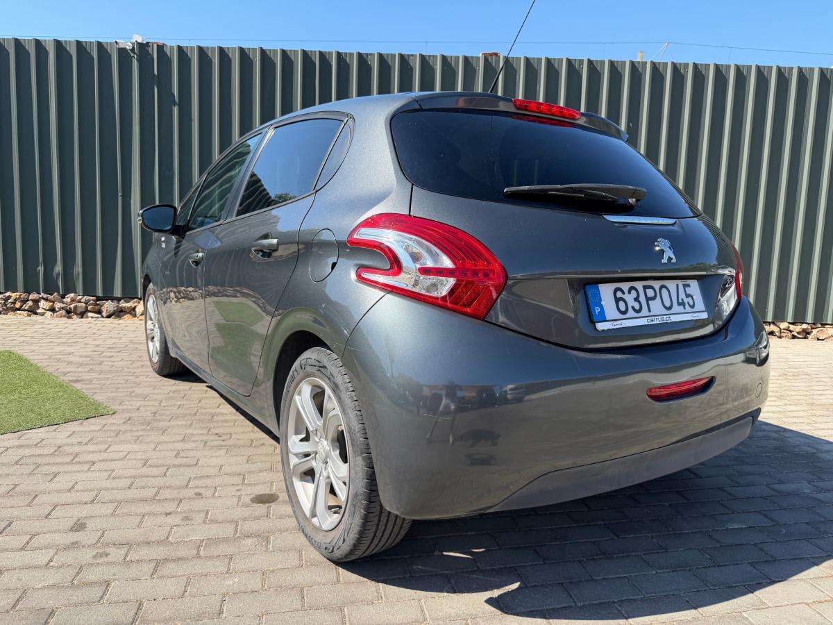 peugeot-208-2015-gasolina-1199cc