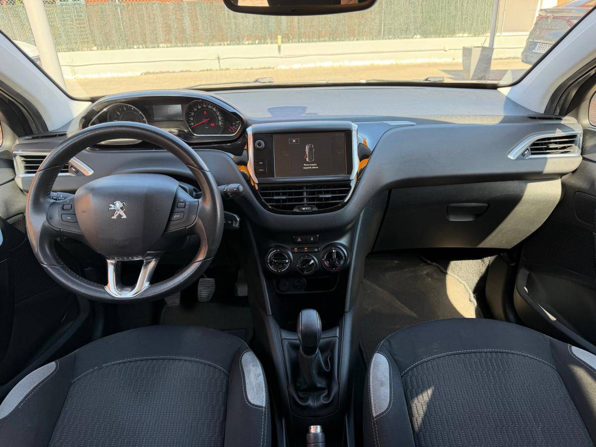 peugeot-208-2015-gasolina-1199cc