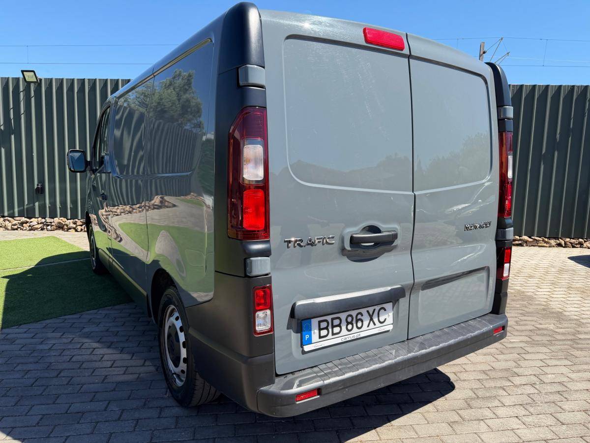 renault-trafic-2023-diesel-1997cc