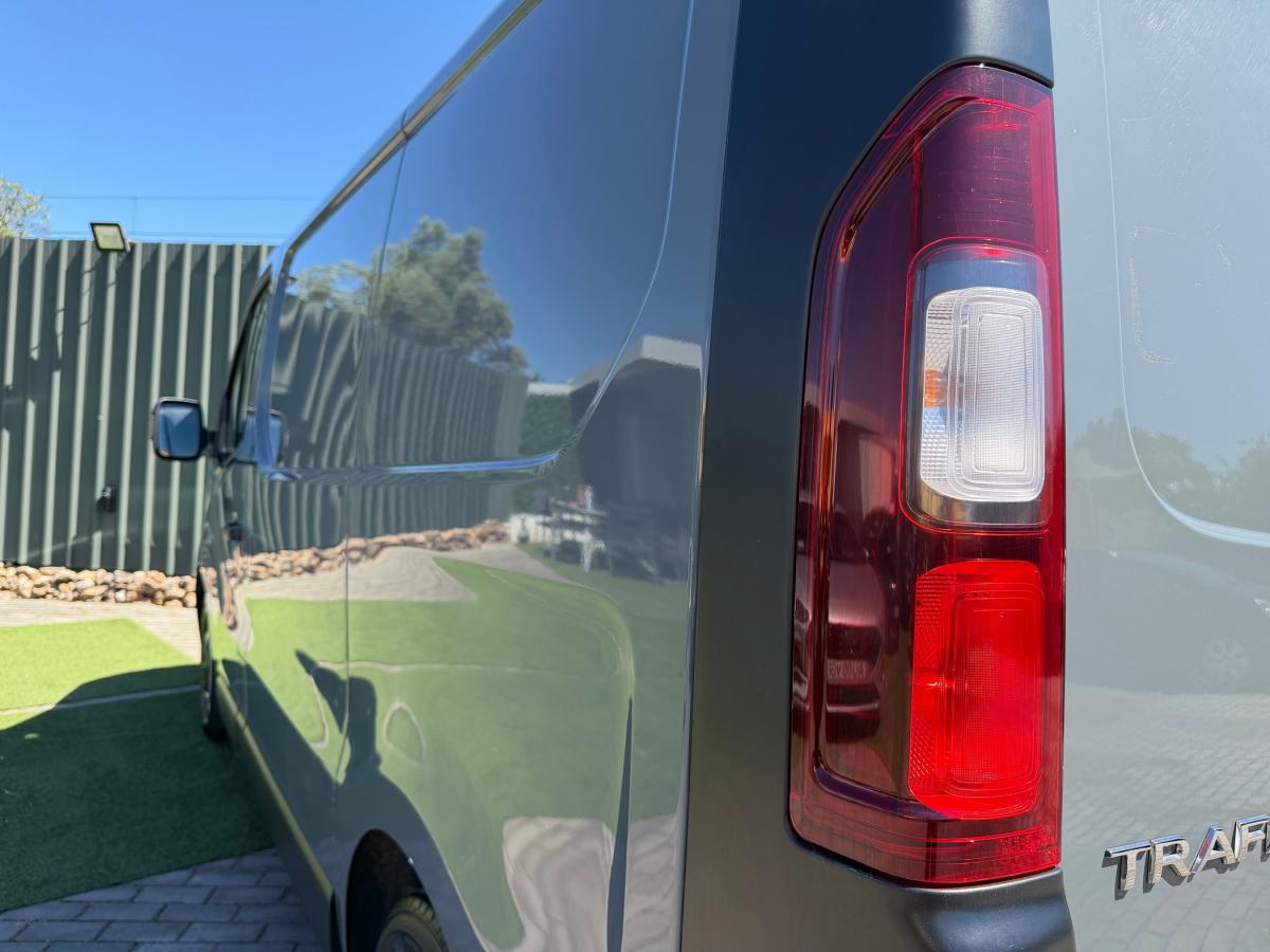 renault-trafic-2023-diesel-1997cc