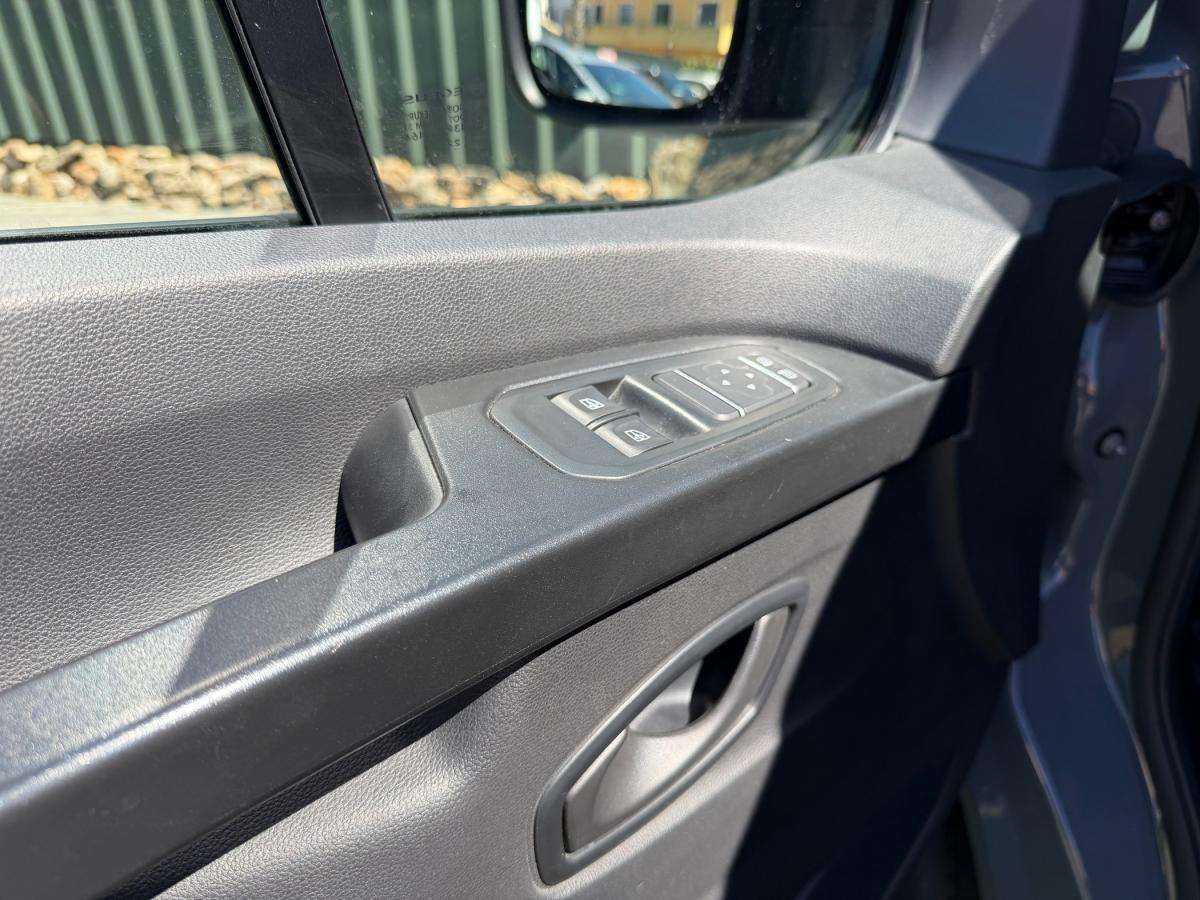renault-trafic-2023-diesel-1997cc