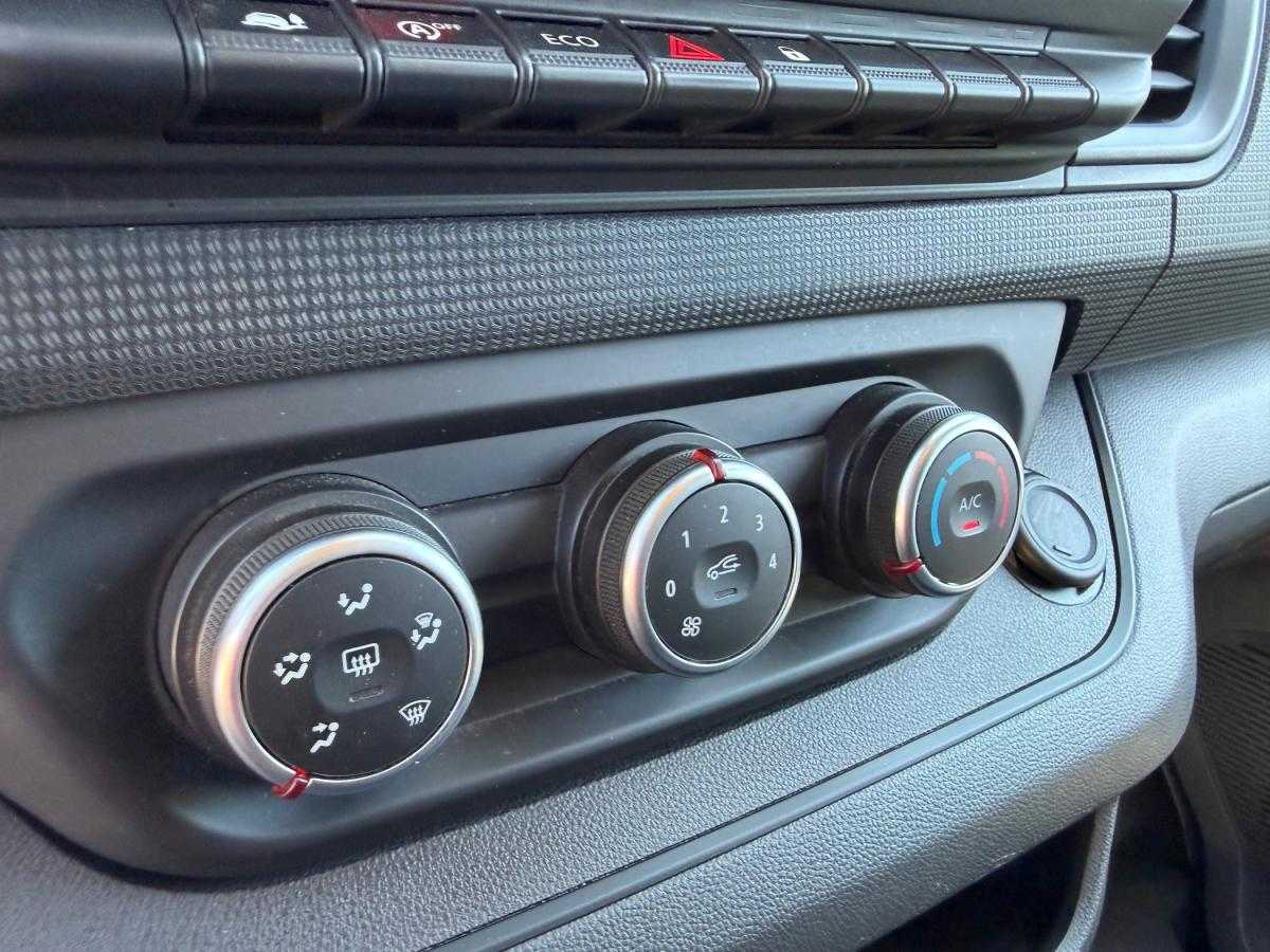 renault-trafic-2023-diesel-1997cc
