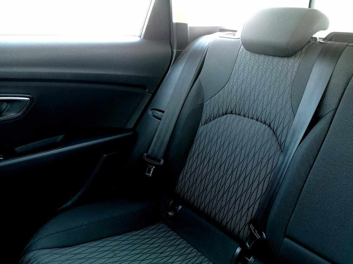 seat-leon-1-6-tdi-ecomotive-2015-diesel-1598cc