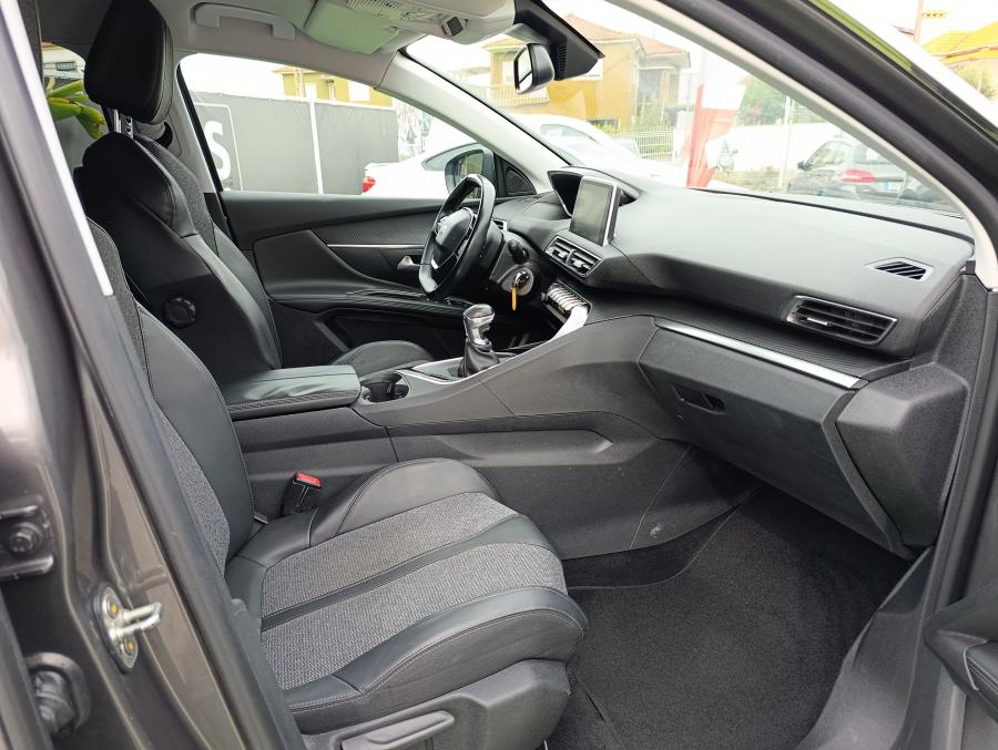 peugeot-5008-2017-diesel-1560cc