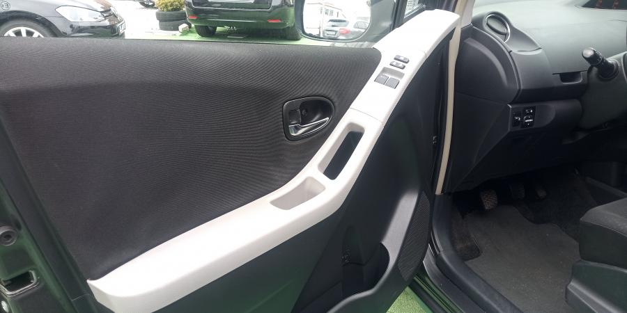 toyota-yaris-2011-gasolina-998cc