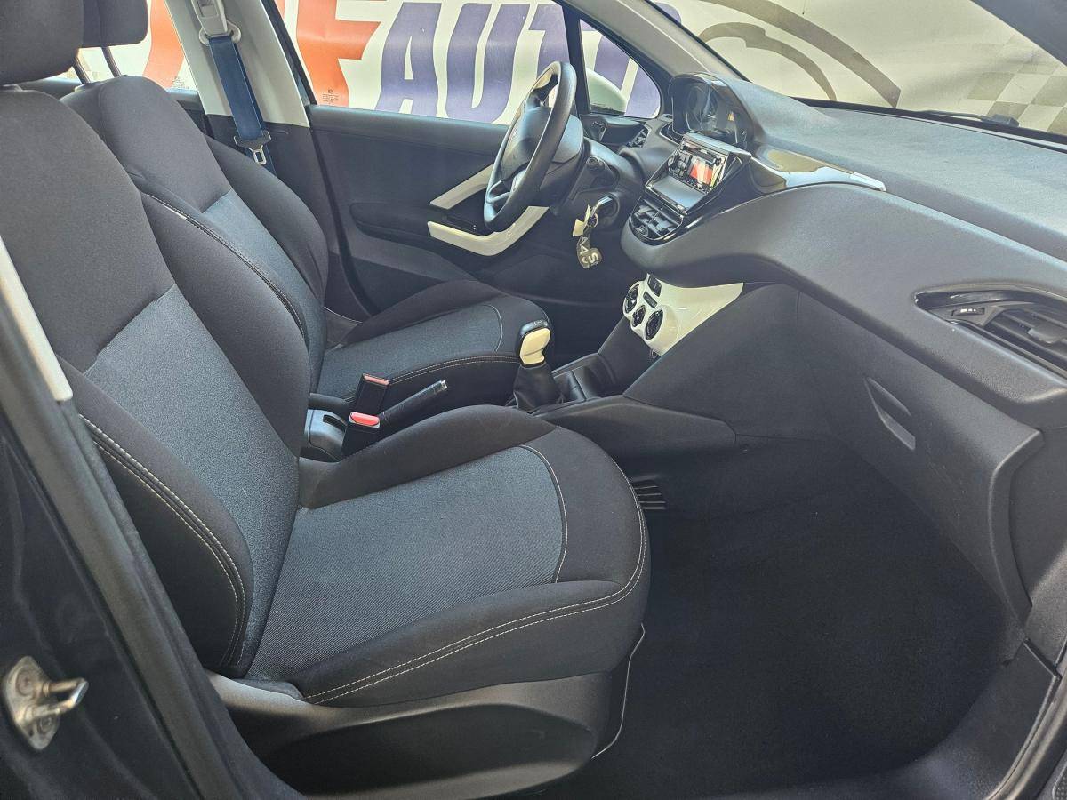 peugeot-208-2016-gasolina-1199cc