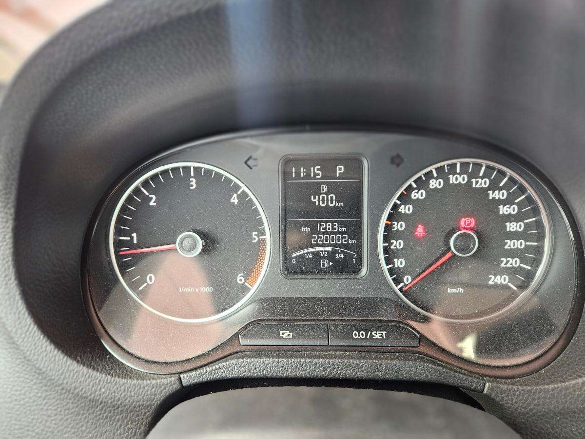 volkswagen-polo-2012-diesel-1598cc