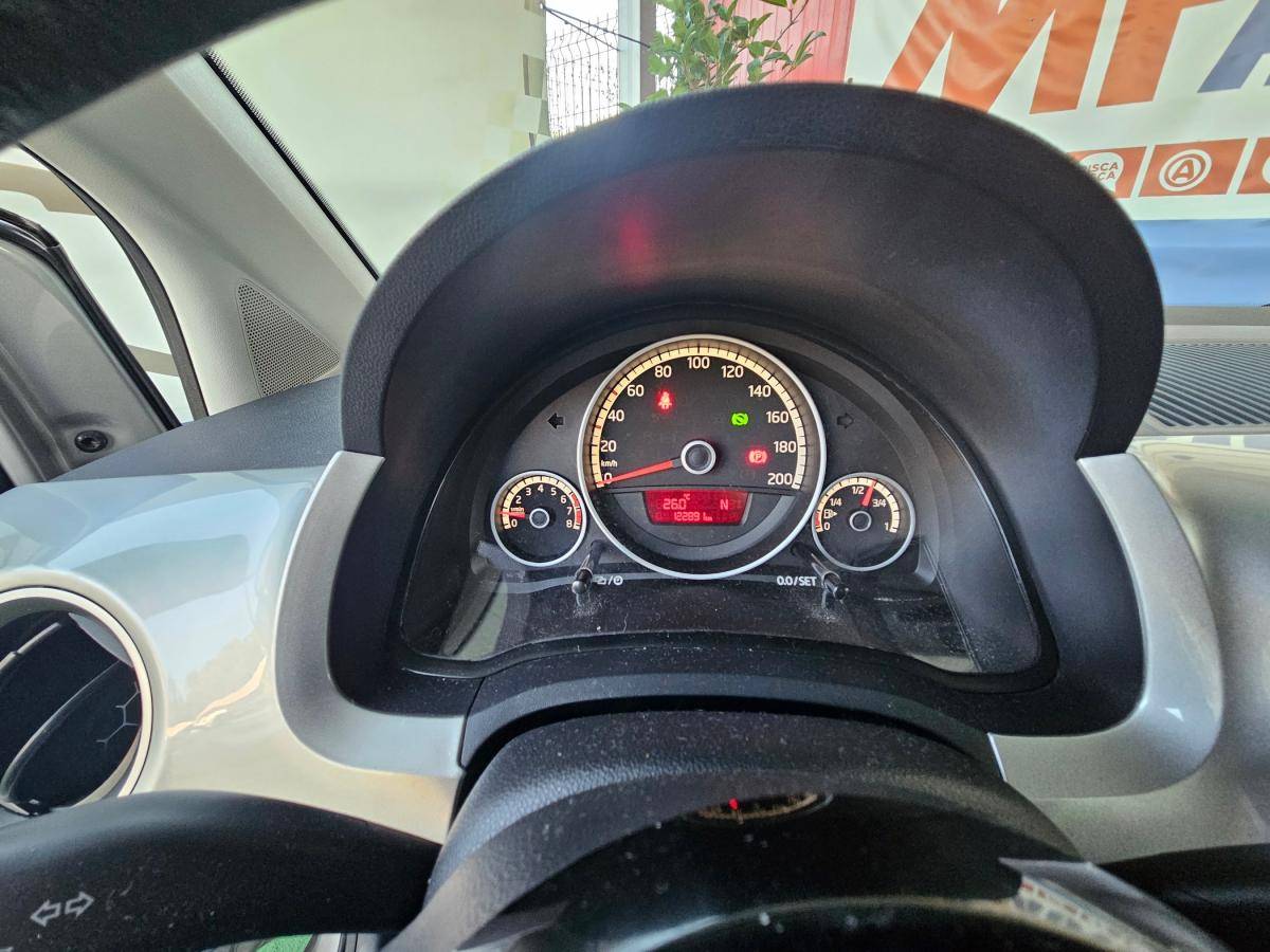 volkswagen-up-2012-gasolina-999cc