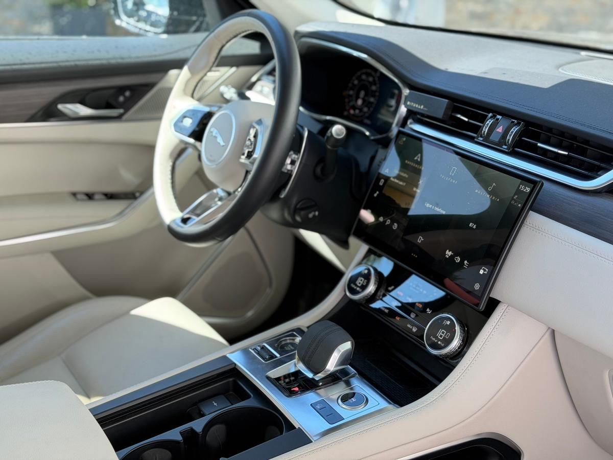 jaguar-f-pace-2023-hibrido-a-gasolina-1997cc