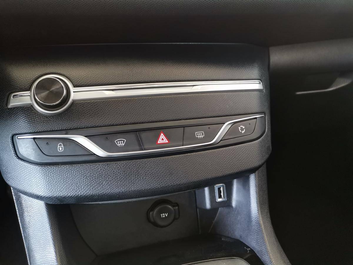 peugeot-308-sw-2018-diesel-1560cc