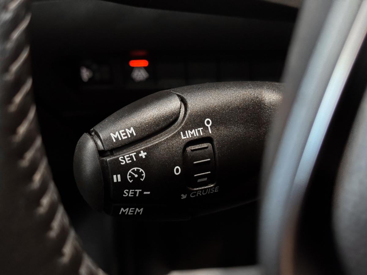 peugeot-208-2024-eletrico-0cc
