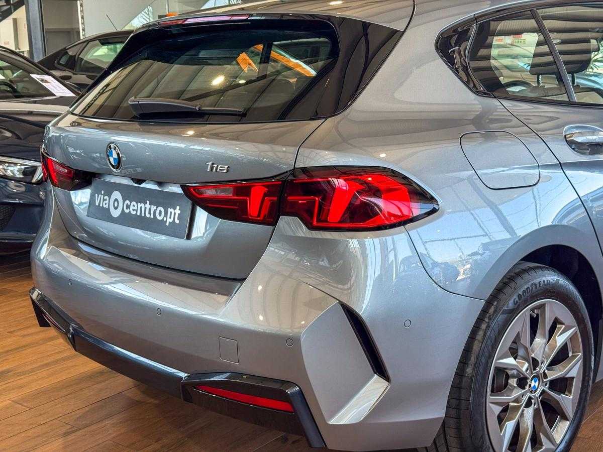 bmw-serie-1-2025-gasolina-1499cc