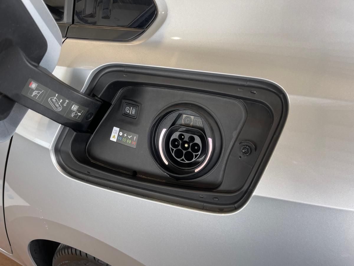 opel-astra-2024-hibrido-a-gasolina-1598cc