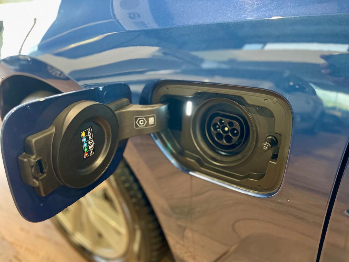 bmw-serie-3-2021-hibrido-a-gasolina-1998cc