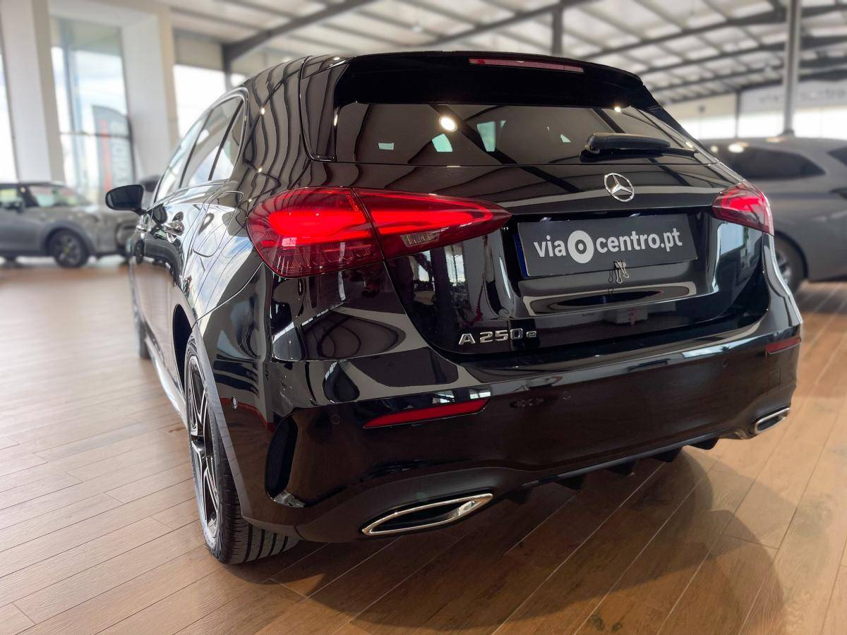 mercedes-benz-classe-a-2024-hibrido-a-gasolina-1332cc