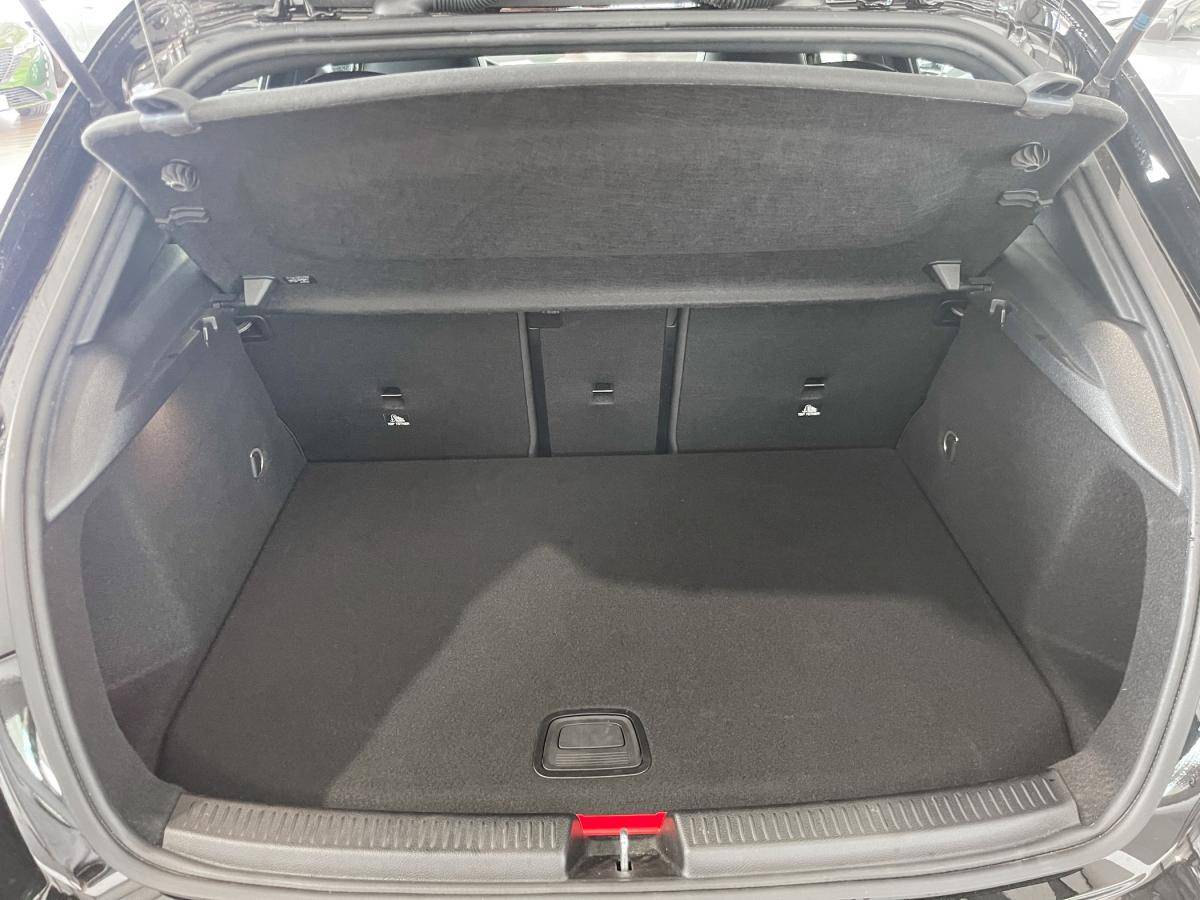 mercedes-benz-classe-a-2024-hibrido-a-gasolina-1332cc