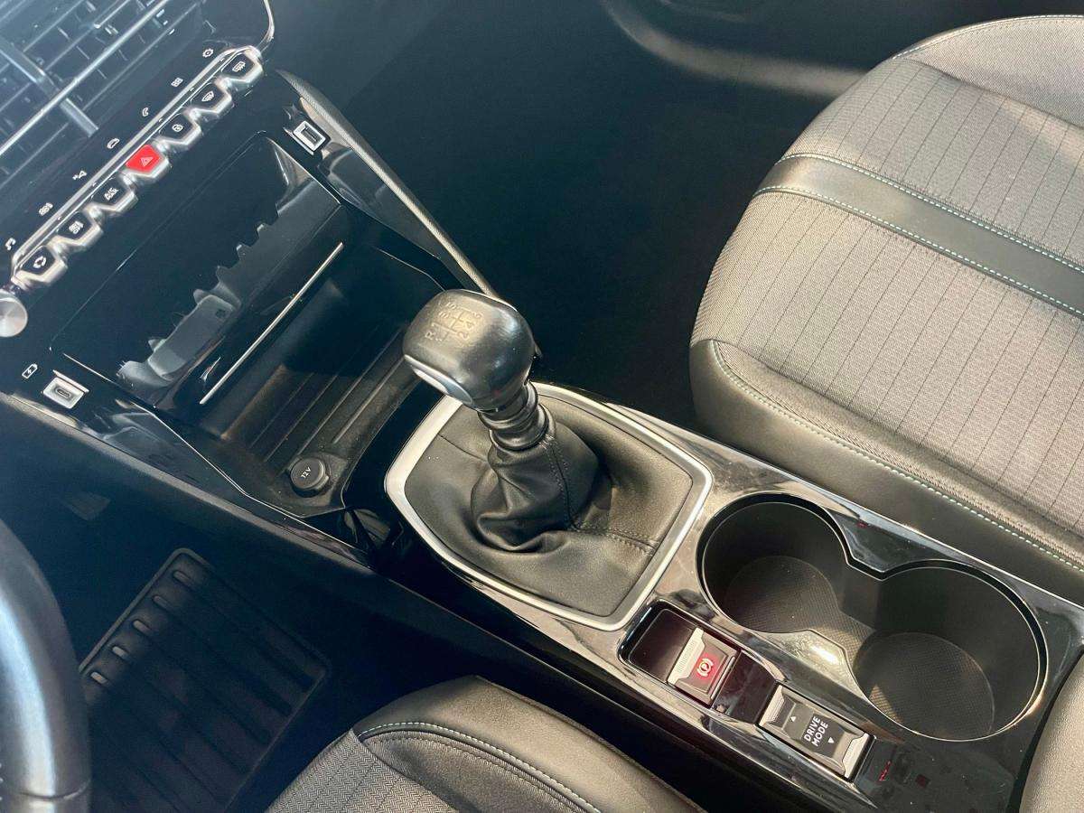 peugeot-208-2021-gasolina-1199cc