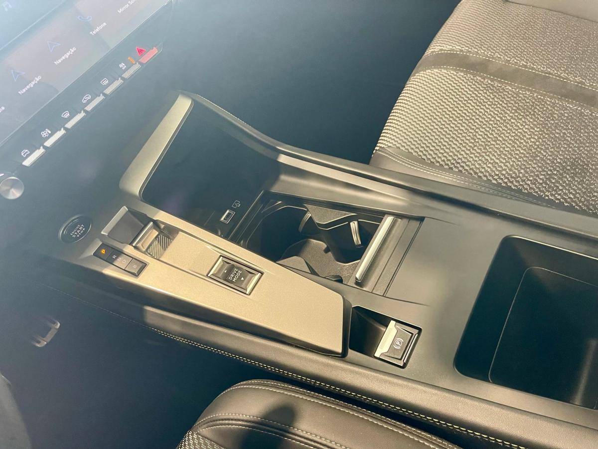 peugeot-308-2024-hibrido-a-gasolina-1598cc