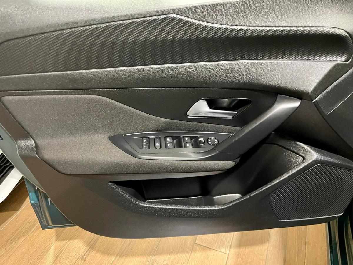 peugeot-308-sw-2023-gasolina-1199cc
