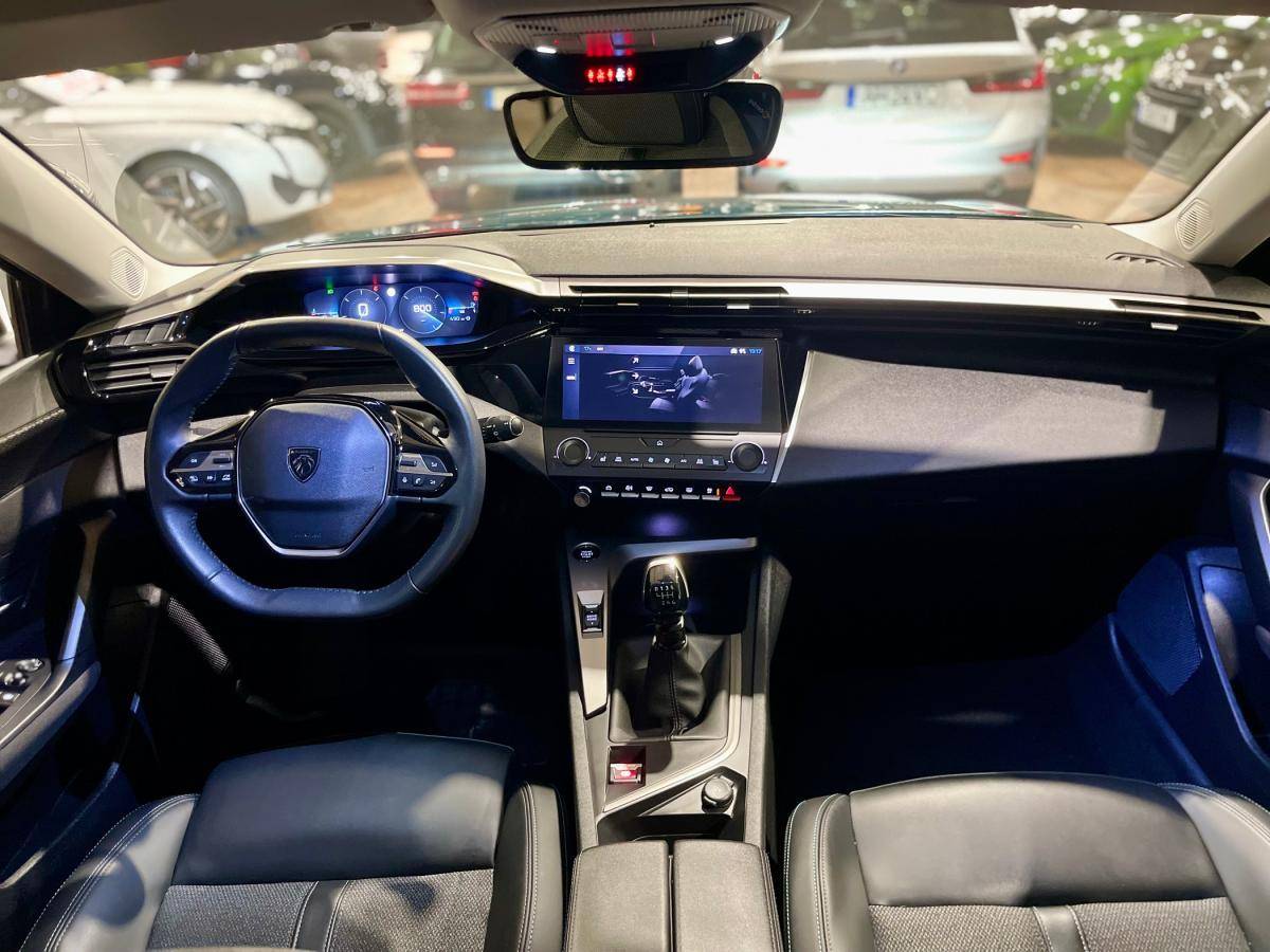 peugeot-308-sw-2023-gasolina-1199cc