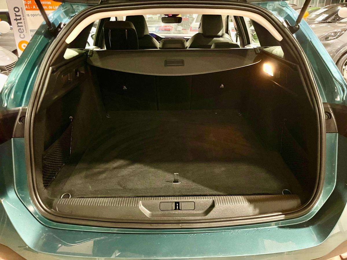 peugeot-308-sw-2023-gasolina-1199cc