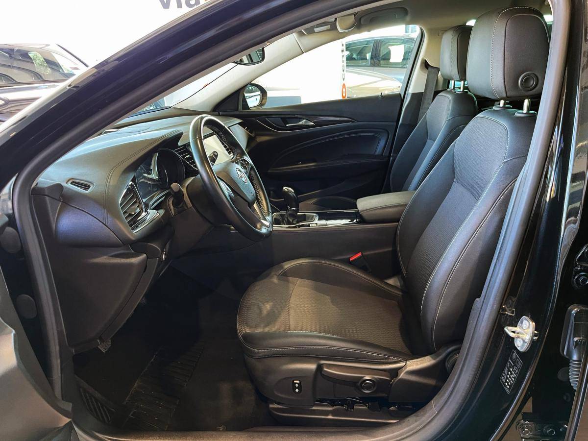 opel-insignia-sports-tourer-2019-diesel-1598cc