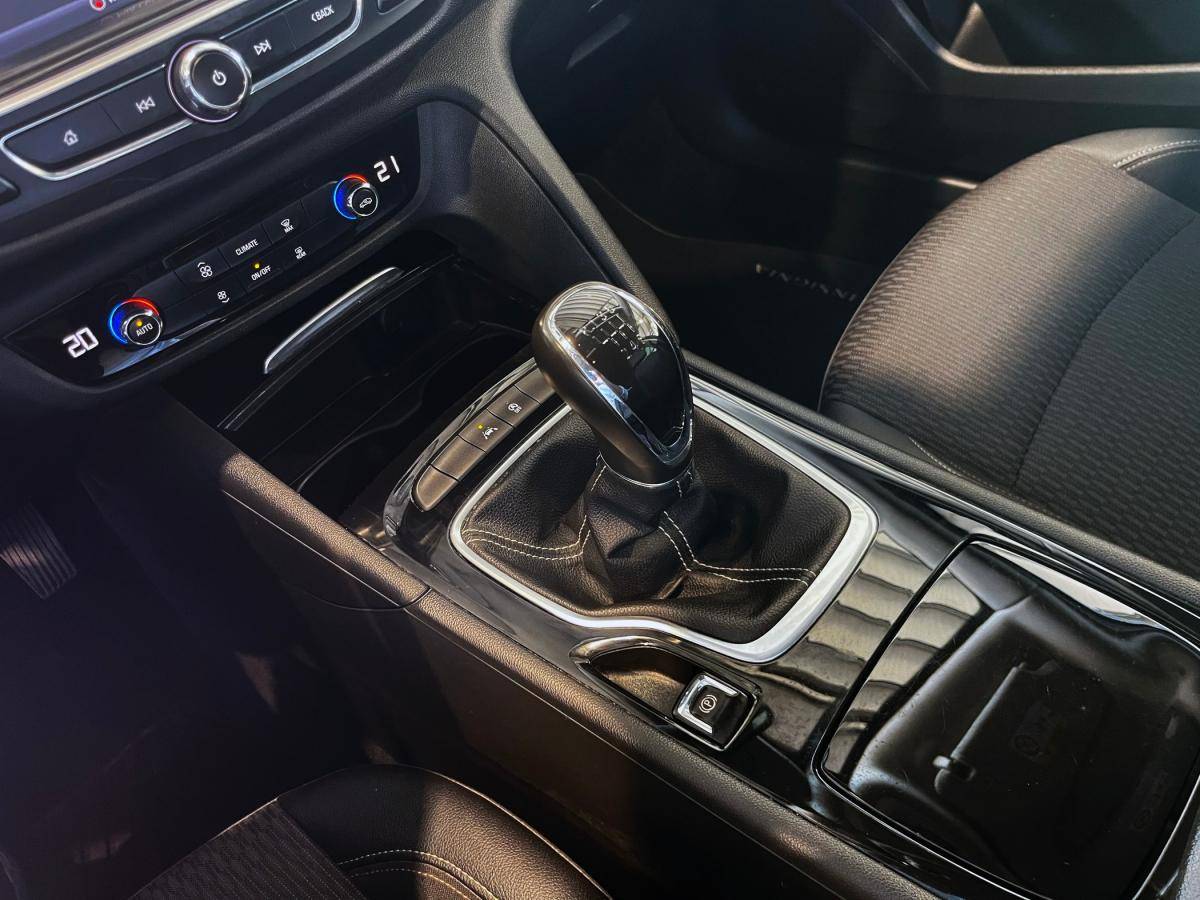 opel-insignia-sports-tourer-2019-diesel-1598cc
