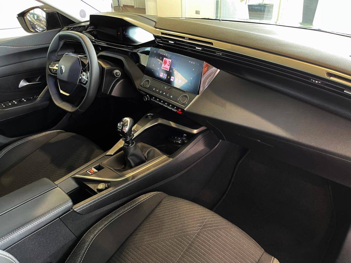 peugeot-308-2023-gasolina-1199cc