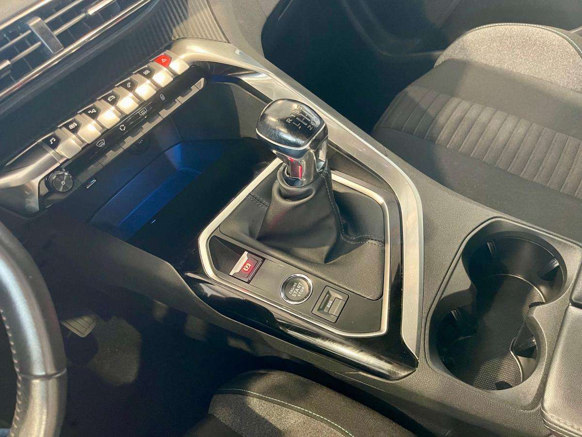peugeot-3008-2023-gasolina-1199cc