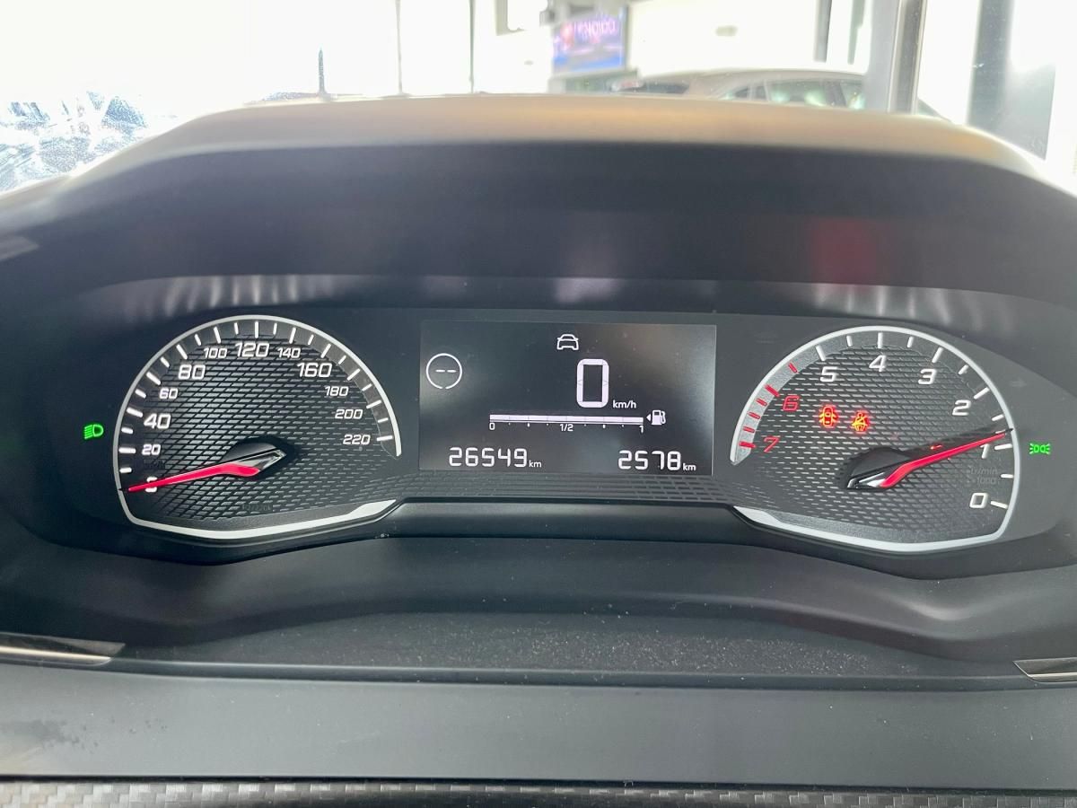 peugeot-208-2023-gasolina-1199cc