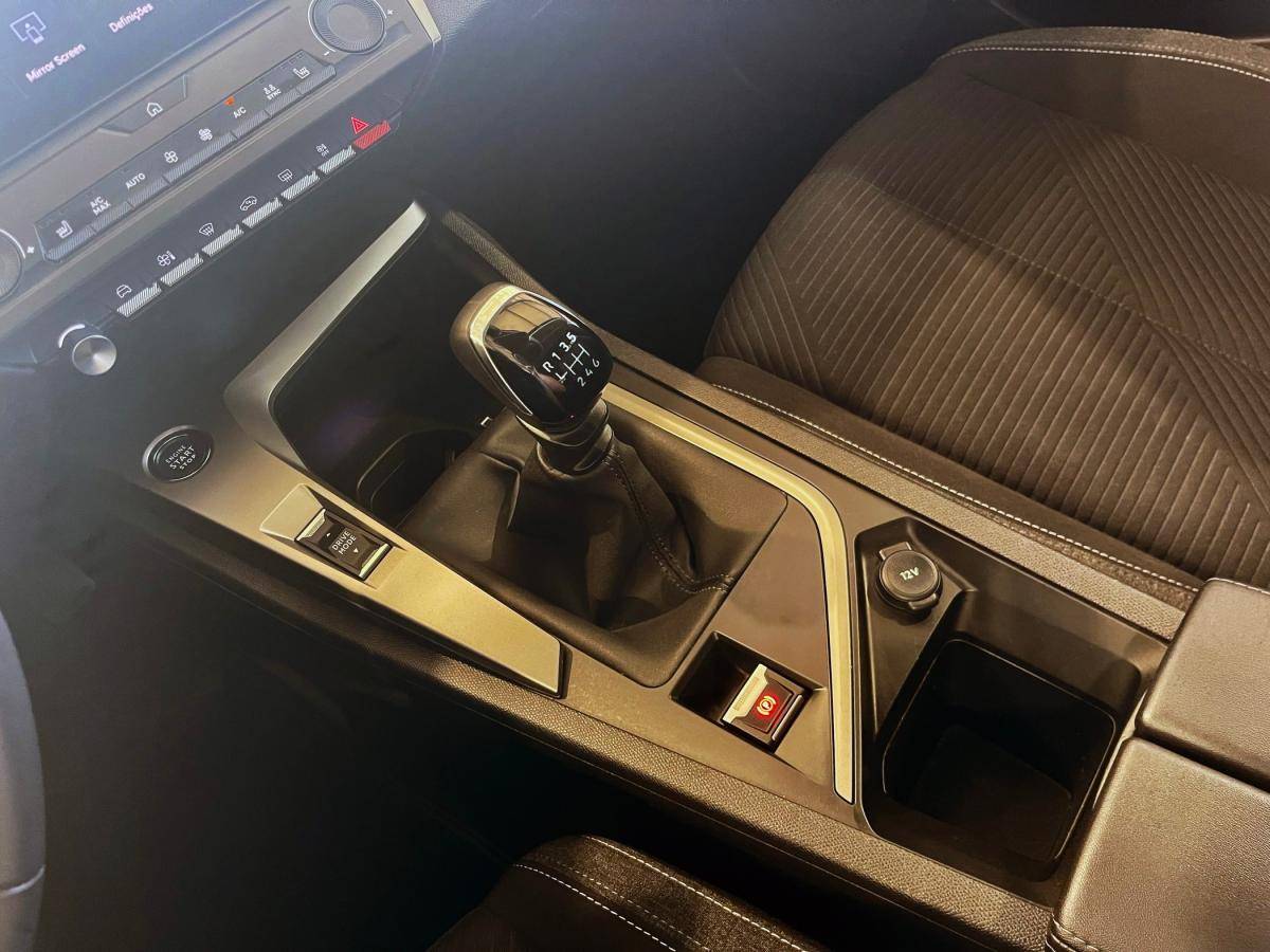 peugeot-308-2023-gasolina-1199cc
