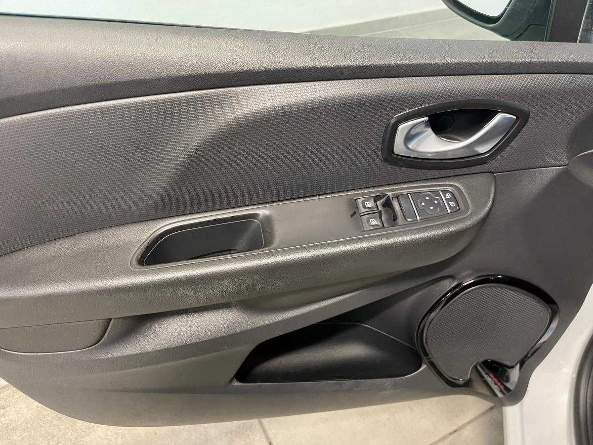 renault-clio-sport-tourer-2017-diesel-1461cc