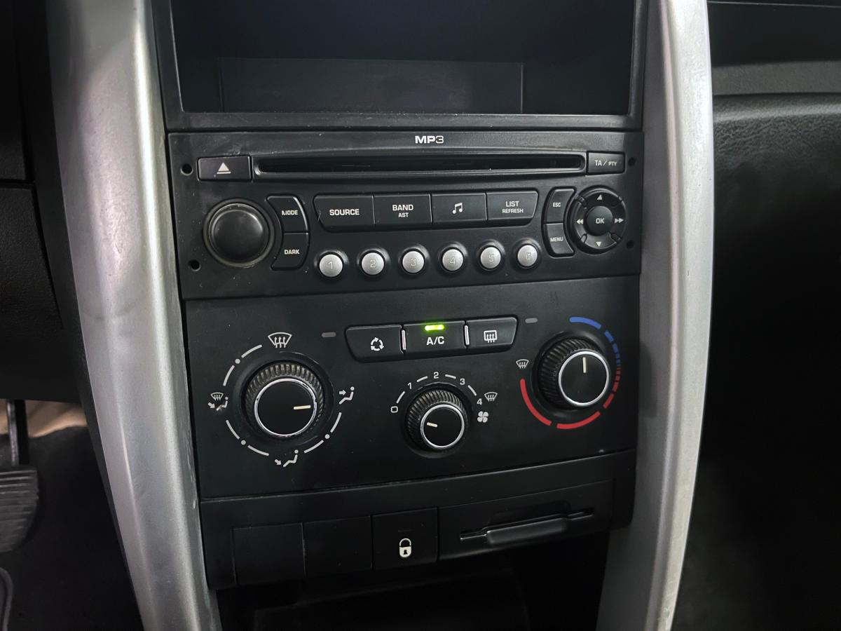 peugeot-207-sw-2012-diesel-1560cc