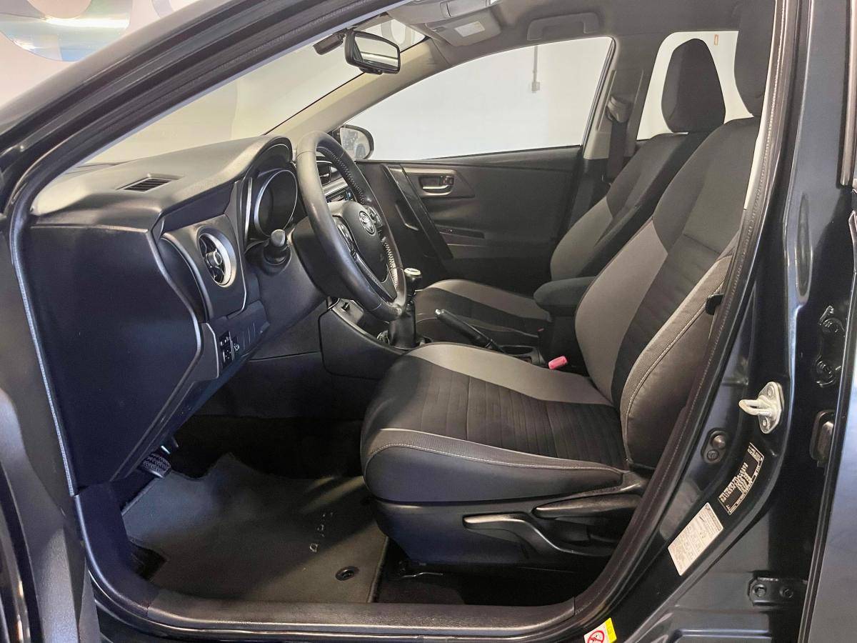 toyota-auris-touring-sports-2015-diesel-1364cc
