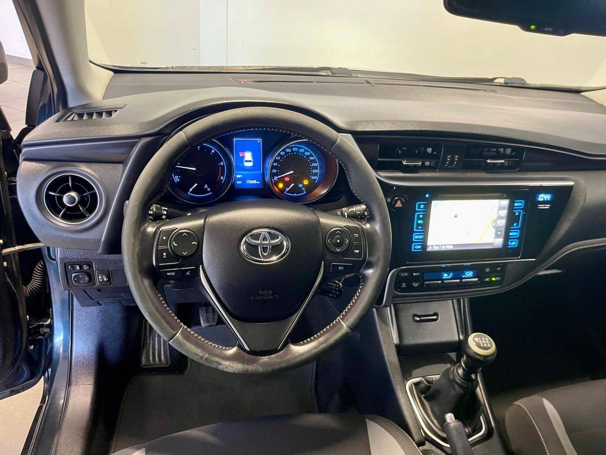 toyota-auris-touring-sports-2015-diesel-1364cc